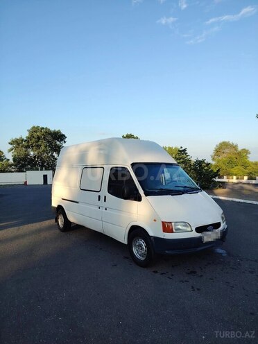 Ford Transit-3