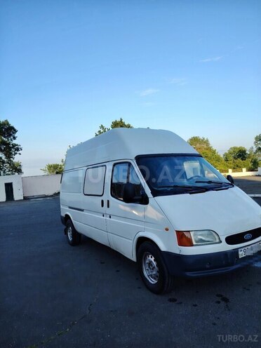 Ford Transit-9