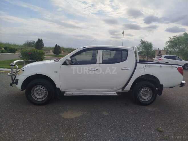 Mitsubishi L200-7
