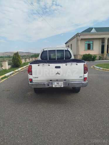 Mitsubishi L200-8
