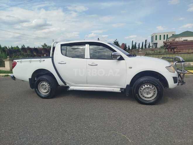 Mitsubishi L200-9