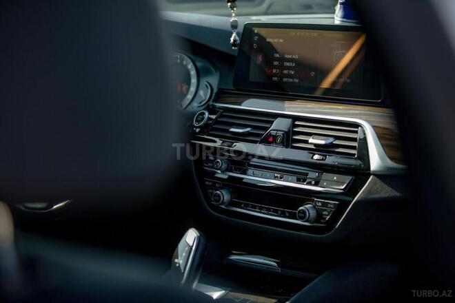 BMW 530e-17