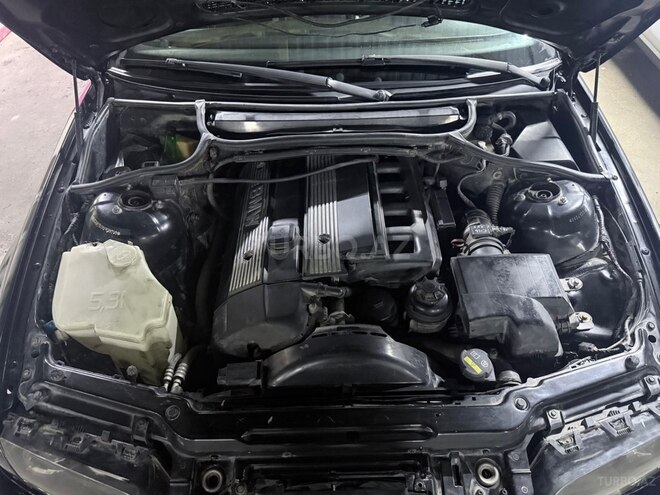 BMW 320-11