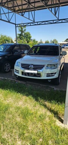 Volkswagen Touareg-1