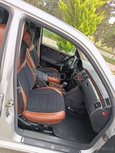Mercedes E 240-9