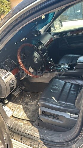 Volkswagen Touareg-2