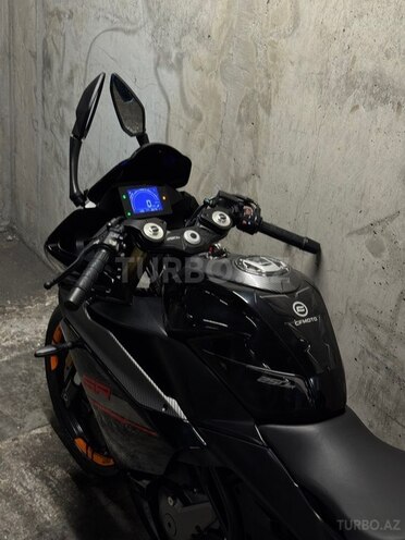 CFMOTO 250 SR-4