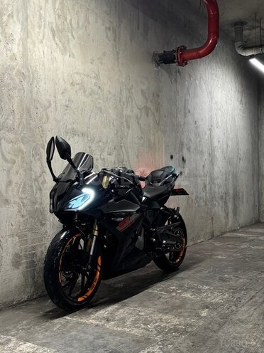 CFMOTO 250 SR-1