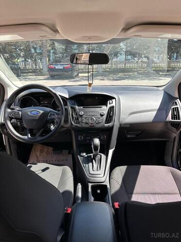 Ford Focus-10