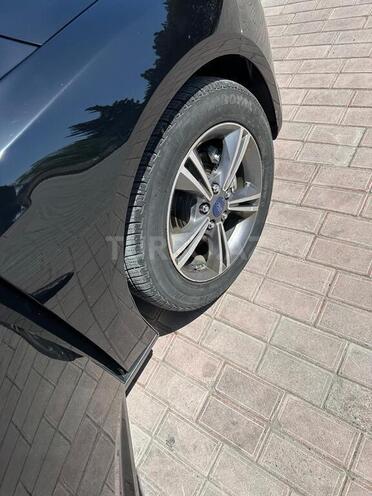 Ford Focus-11
