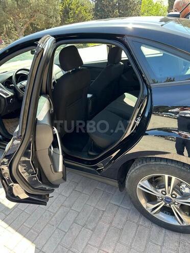 Ford Focus-13