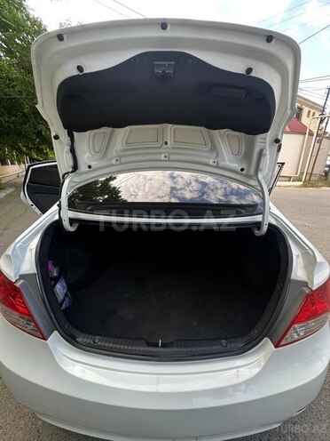 Hyundai Accent-13