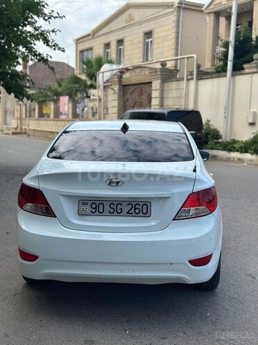 Hyundai Accent-2