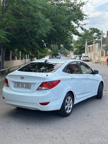 Hyundai Accent-6