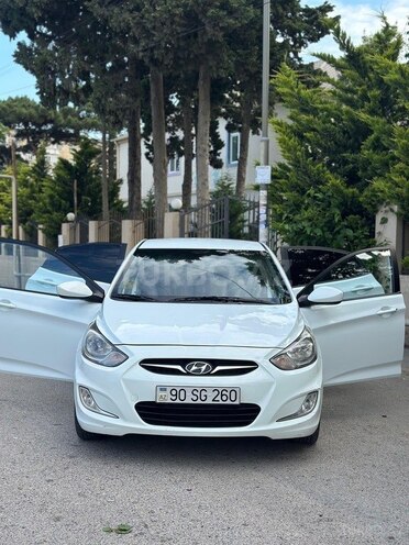 Hyundai Accent-4