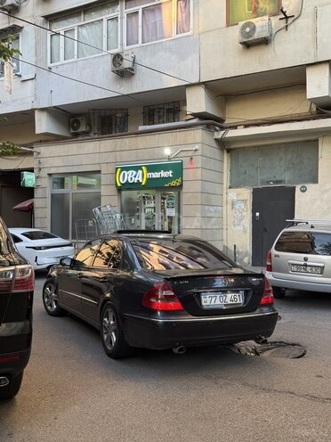 Mercedes E 320-4