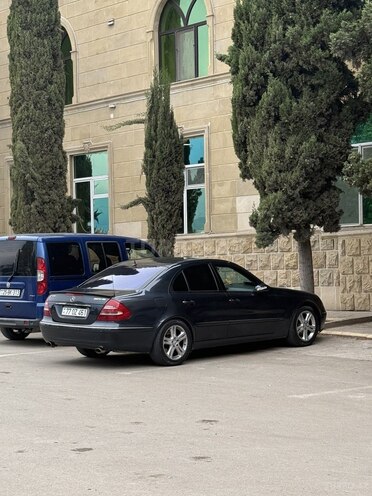 Mercedes E 320-3