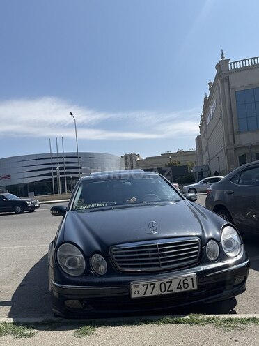 Mercedes E 320-11