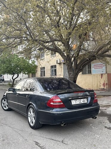 Mercedes E 320-9