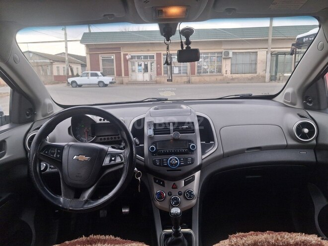 Chevrolet Aveo-5