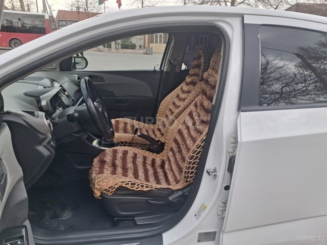 Chevrolet Aveo-6