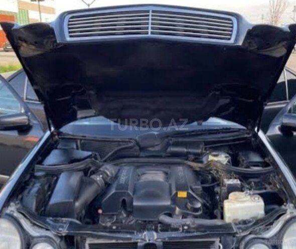 Mercedes E 240-10
