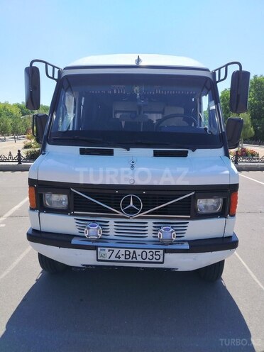Mercedes 208 D-1