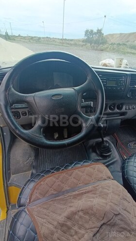 Ford Transit-9