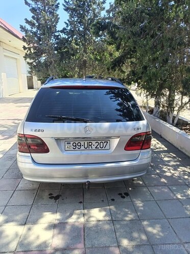 Mercedes E 220-4