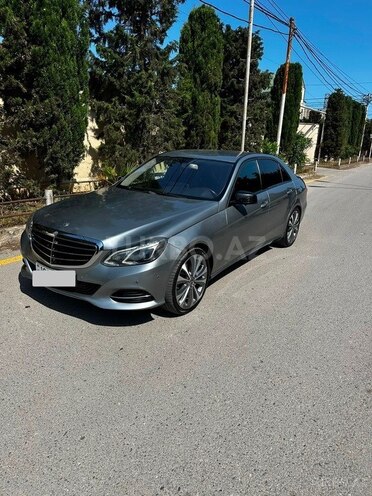 Mercedes E 220-1