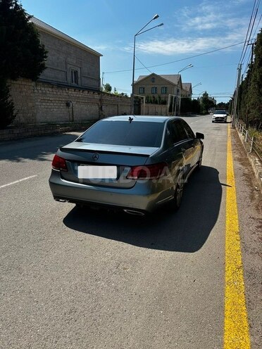 Mercedes E 220-3