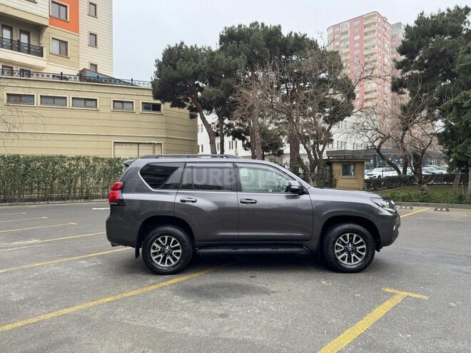 Toyota Land Cruiser Prado-7