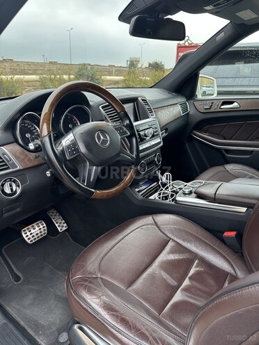 Mercedes GL 550 4MATIC-7