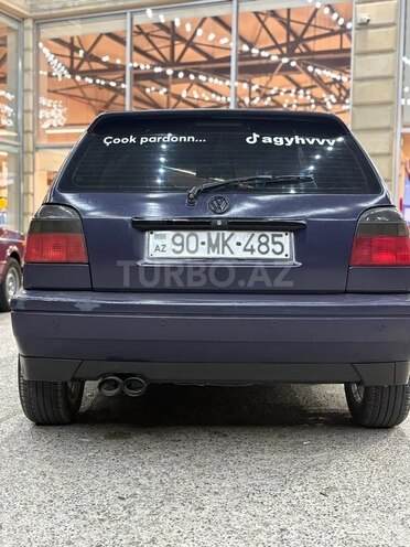 Volkswagen Golf-2