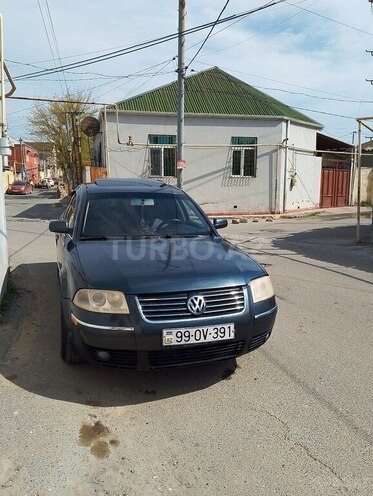 Volkswagen Passat-1