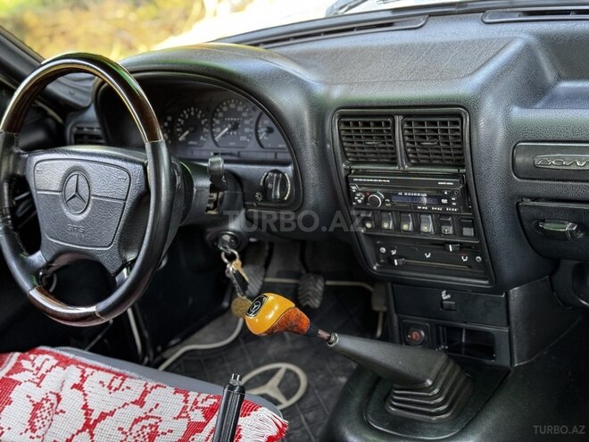 GAZ 3102 "Volga"-14