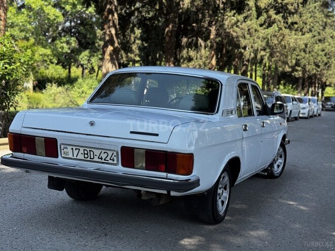 GAZ 3102 "Volga"-10