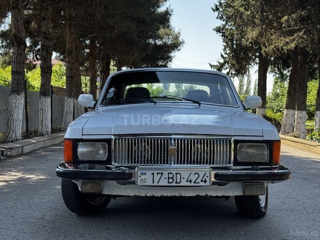 GAZ 3102 "Volga"-1