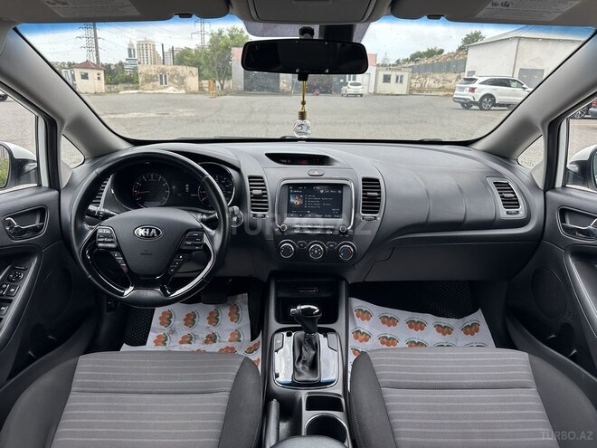 Kia Cerato-10