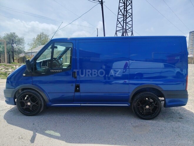 Ford Transit-6