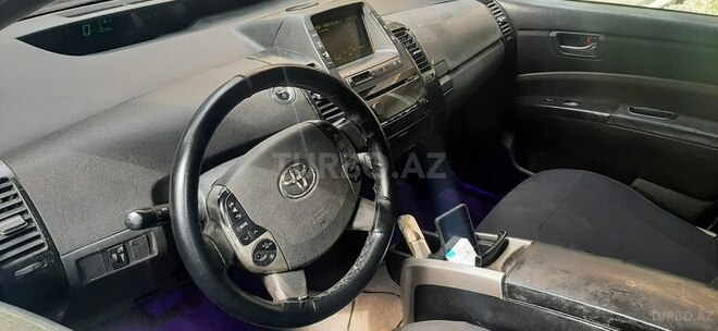Toyota Prius-4
