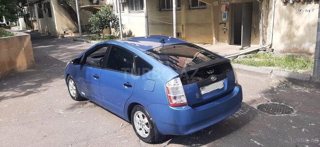 Toyota Prius-13