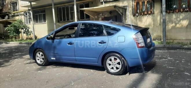 Toyota Prius-12