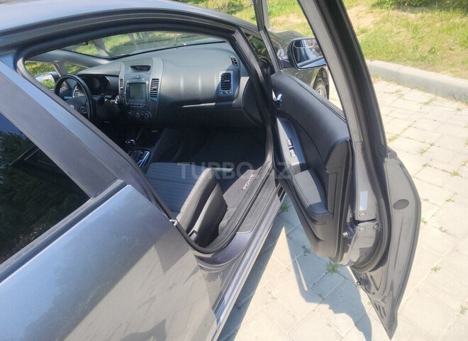 Kia Forte-13