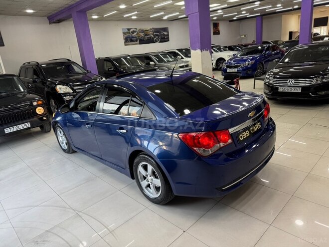 Chevrolet Cruze-13
