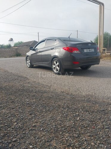 Hyundai Accent-9