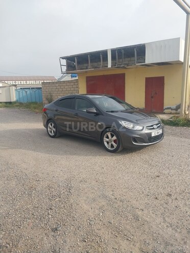Hyundai Accent-5