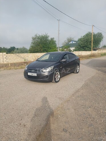 Hyundai Accent-3