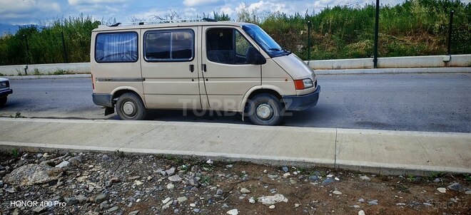 Ford Transit-3