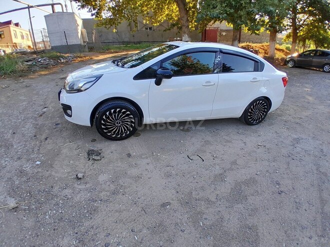 Kia Rio-5